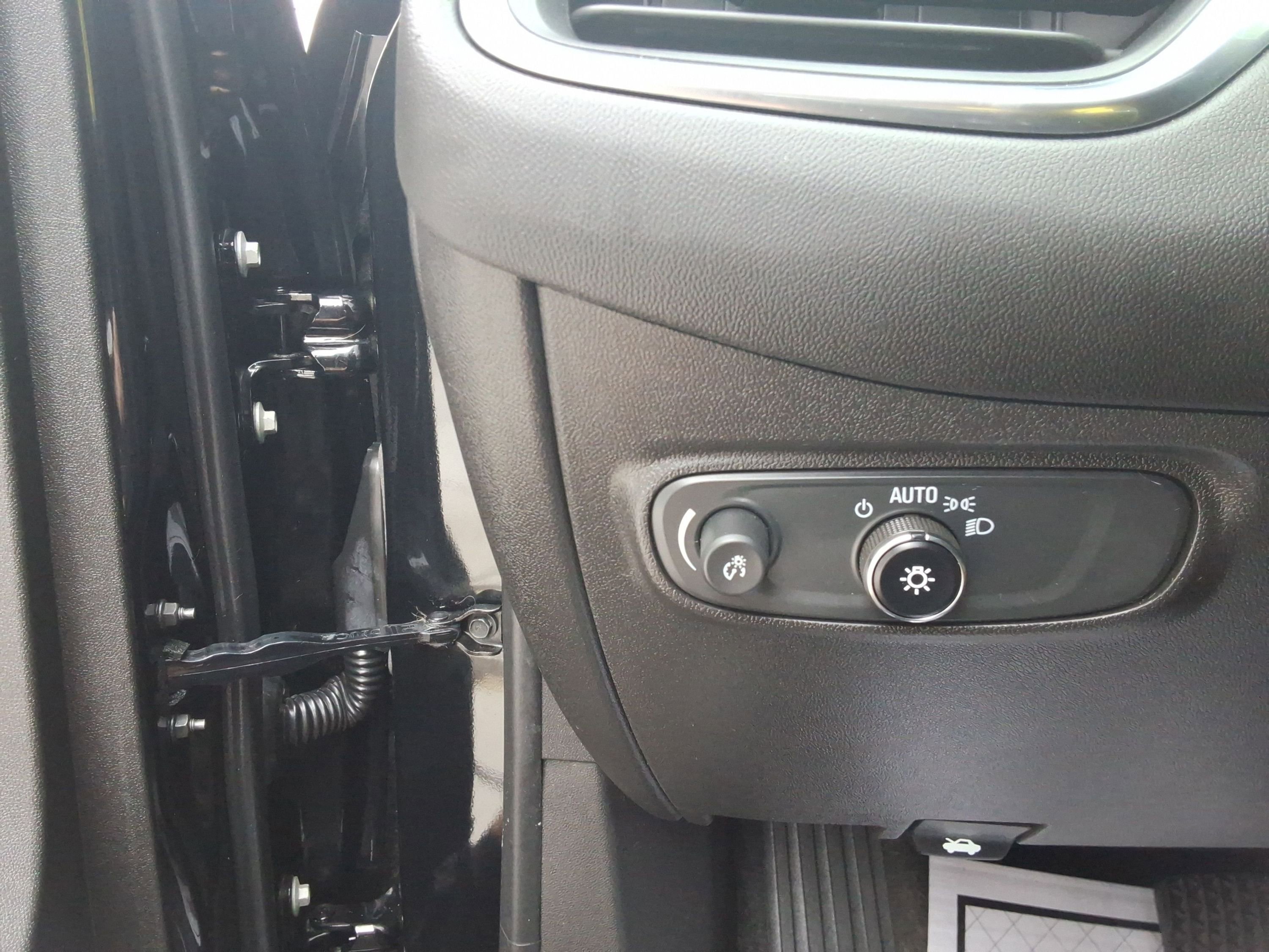 Used 2023 Chevrolet Equinox LT image 21