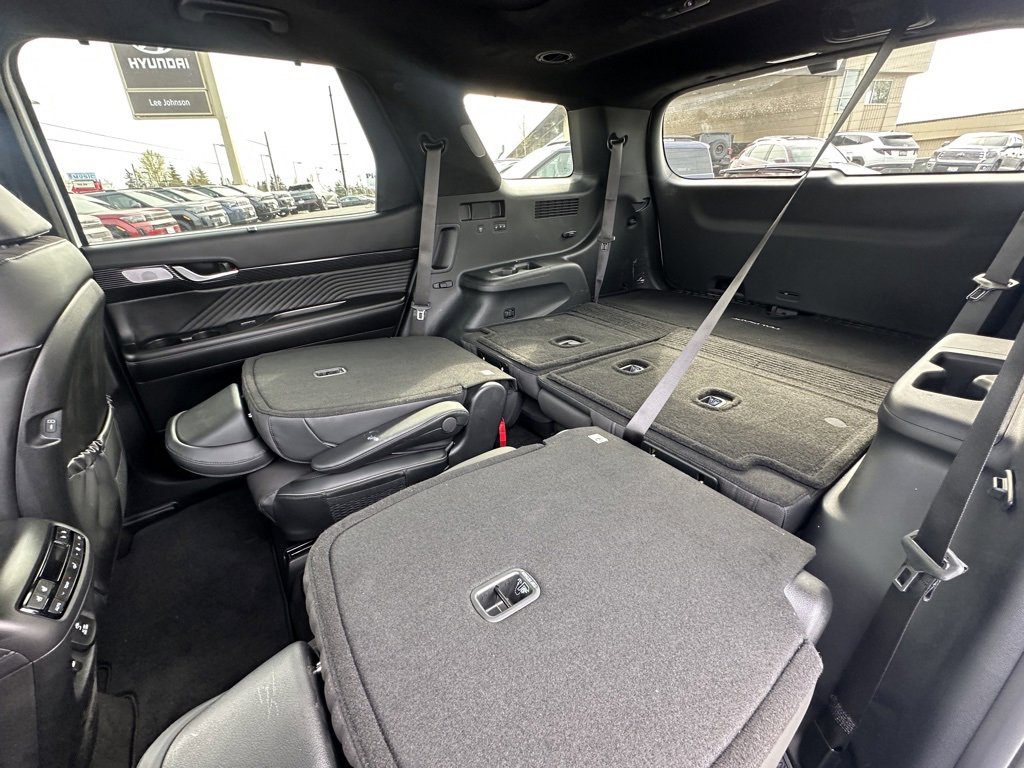 Used 2025 Hyundai Palisade Calligraphy image 26