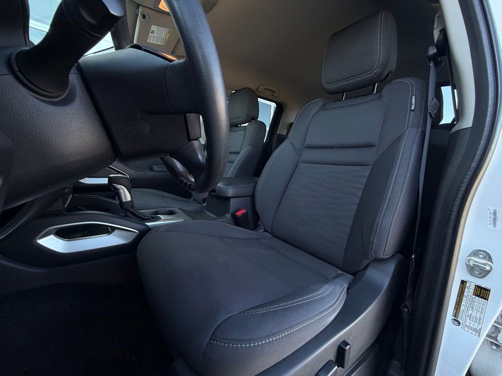 Used 2022 Nissan Frontier SV image 6