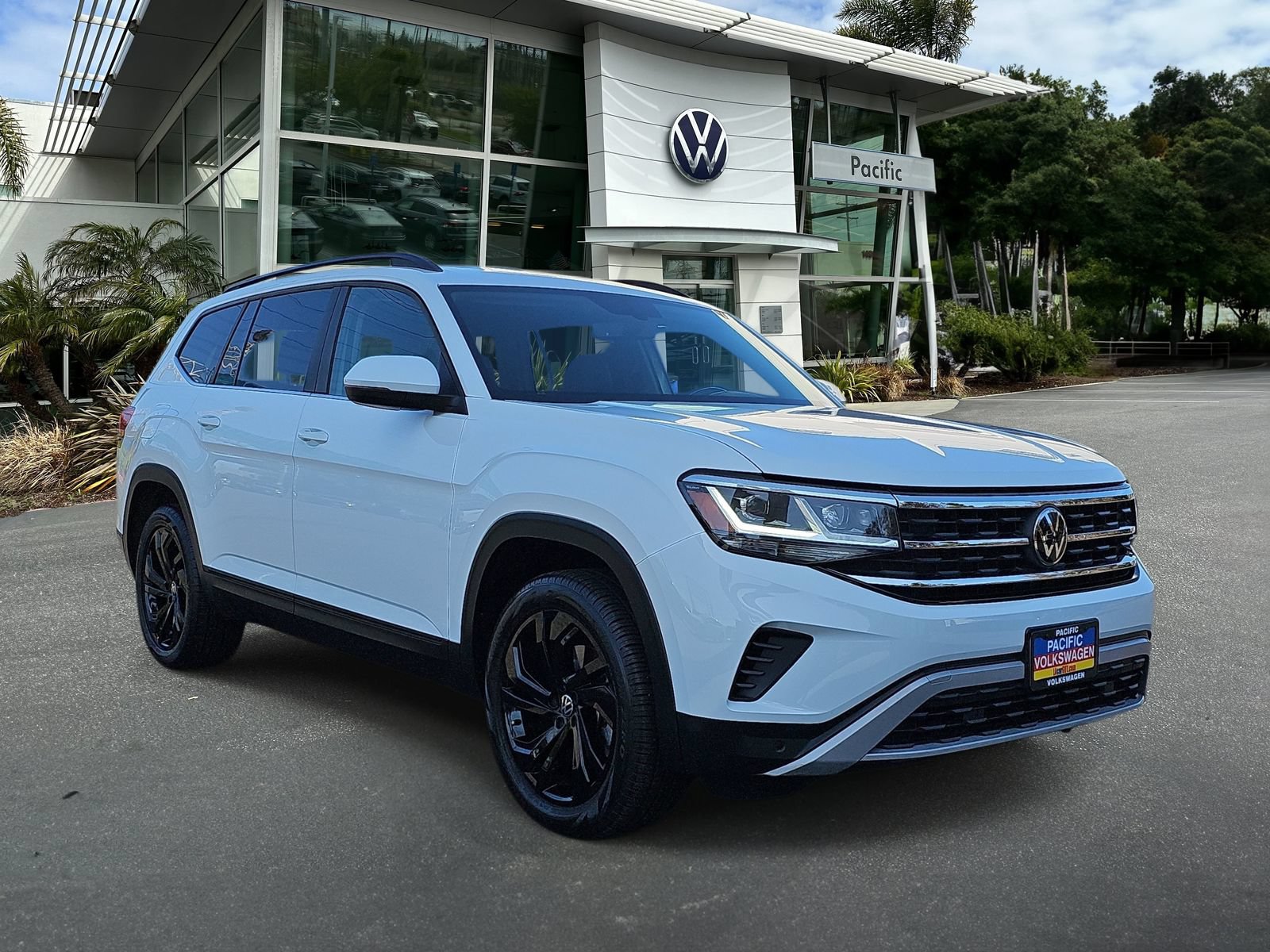 Used 2023 Volkswagen Atlas SE FWD image 3
