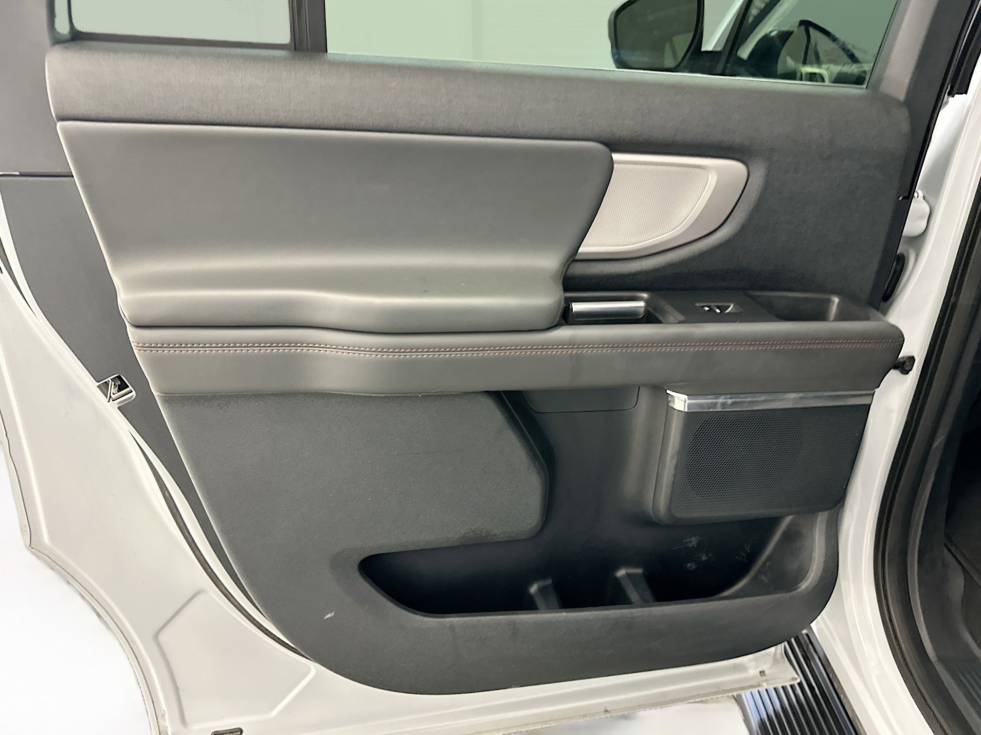 Used 2025 Ford Expedition Max Active image 28