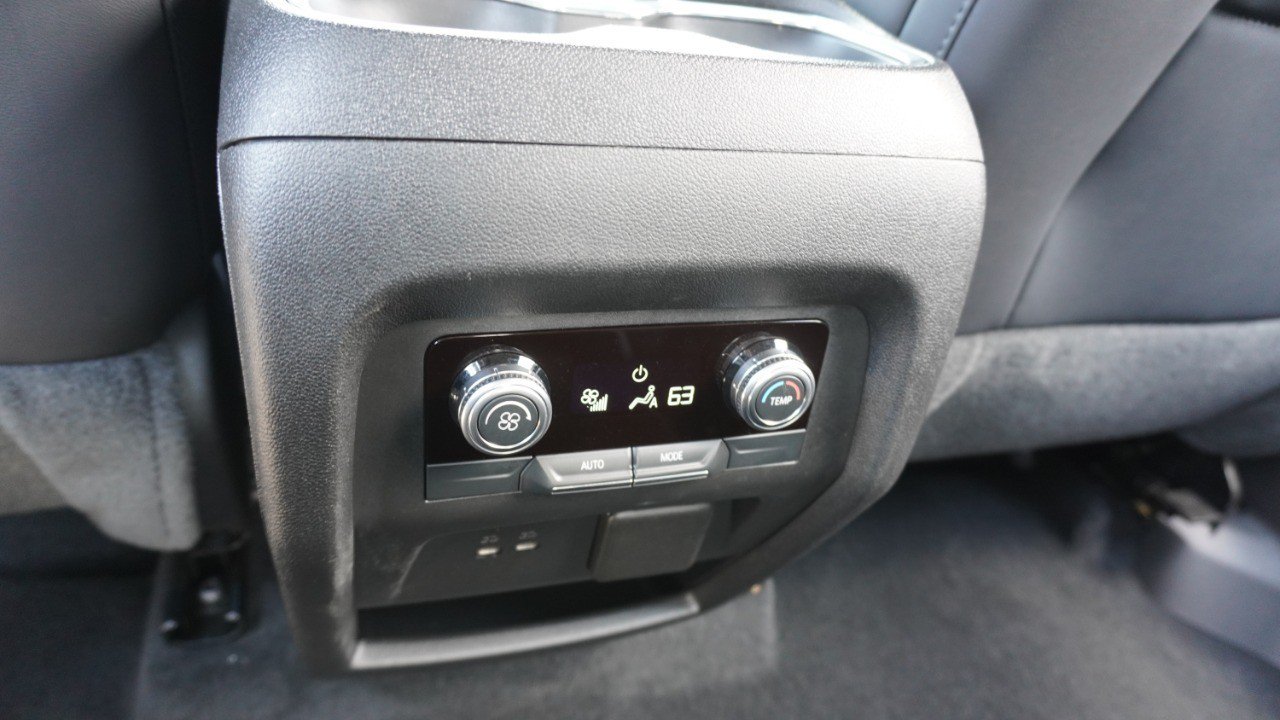 Used 2025 GMC Acadia Elevation w/ Elevation Premium Package FWD image 32