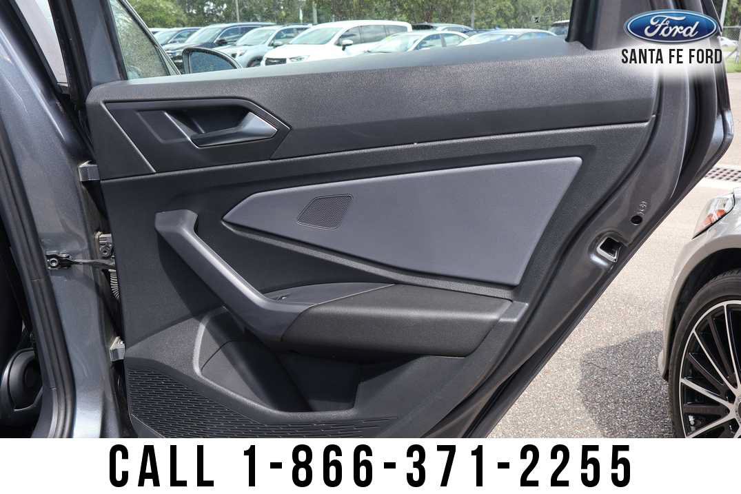 Used 2025 Volkswagen Jetta SE FWD image 17