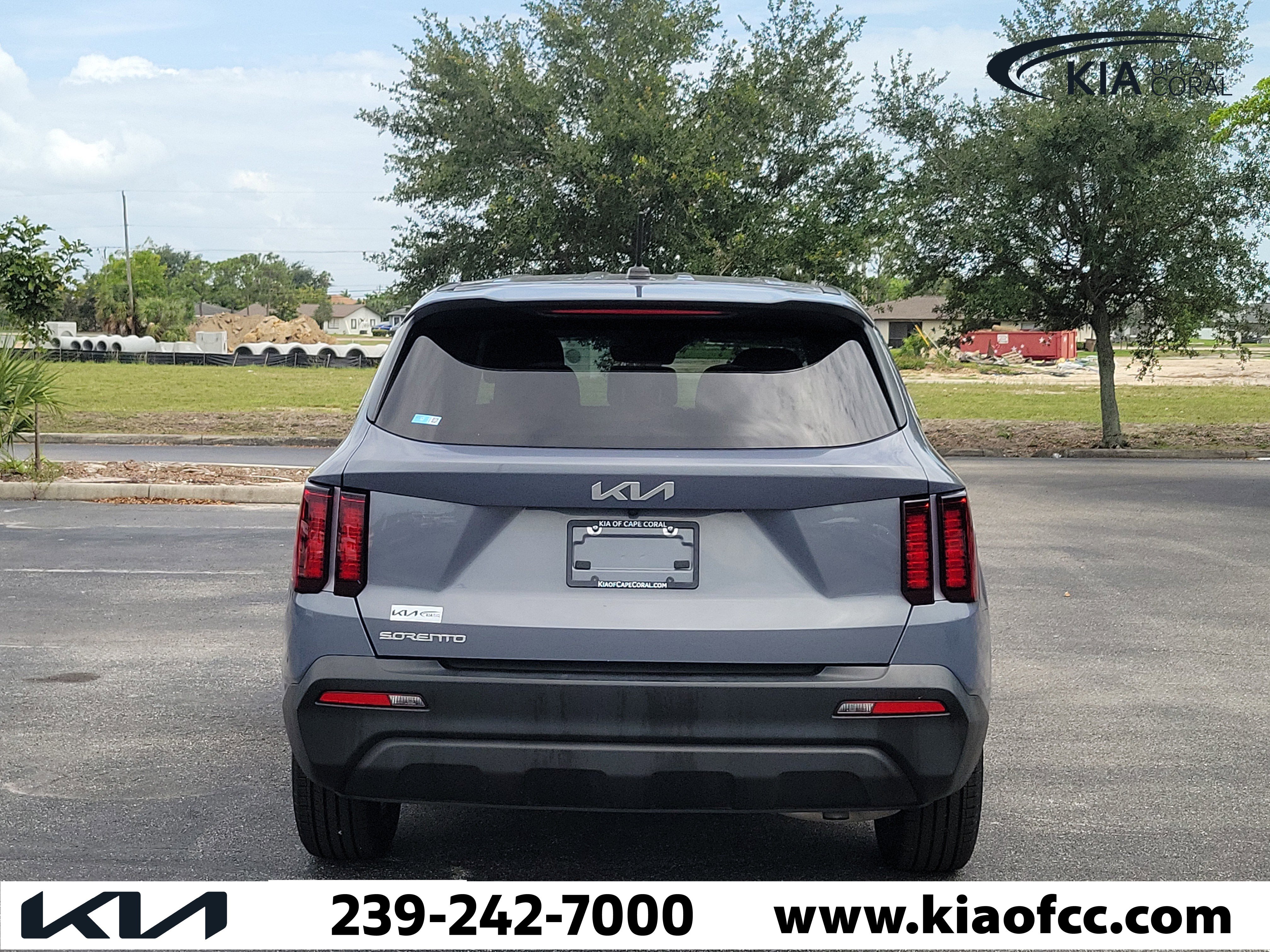 Certified 2023 Kia Sorento LX FWD image 5