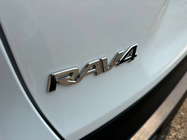 Used 2023 Toyota RAV4 LE AWD/4WD image 21