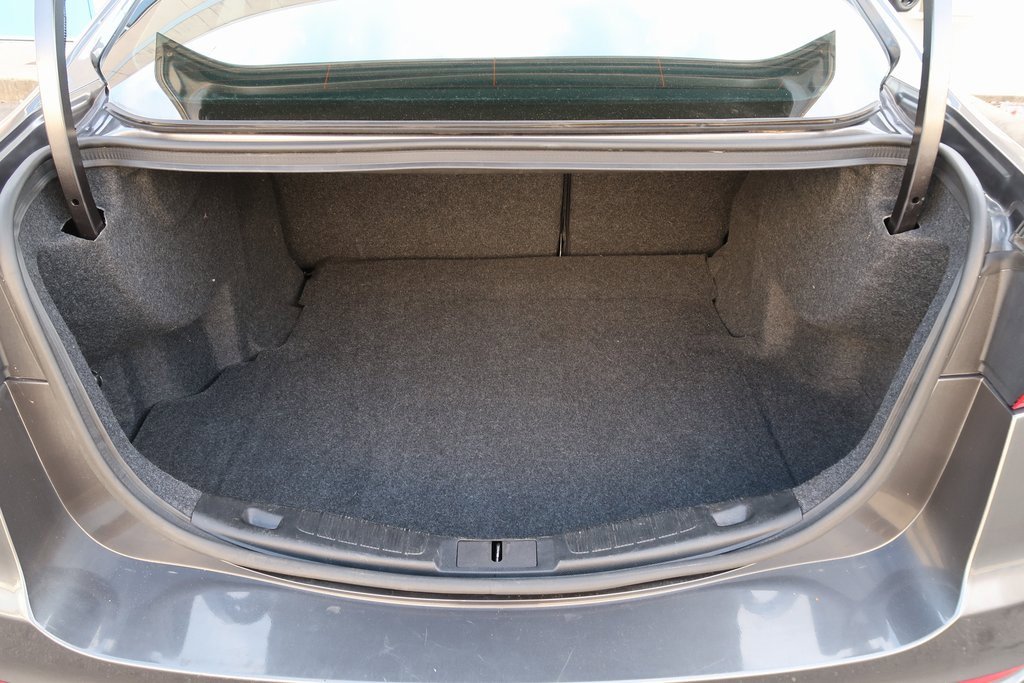 Used 2020 Ford Fusion SE image 32