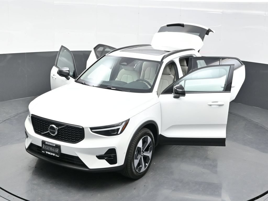 New 2026 Volvo XC40 B5 Plus w/ Protection Package Premier AWD/4WD image 26