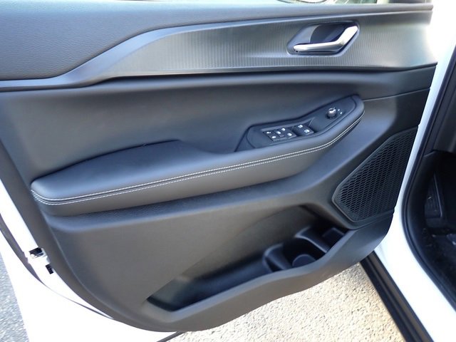 New 2025 Jeep Grand Cherokee L Altitude image 17