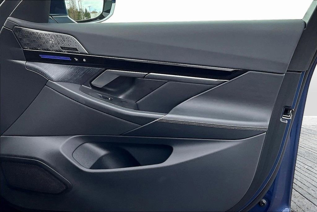 Used 2024 BMW 530i xDrive w/ Convenience Package AWD/4WD image 28