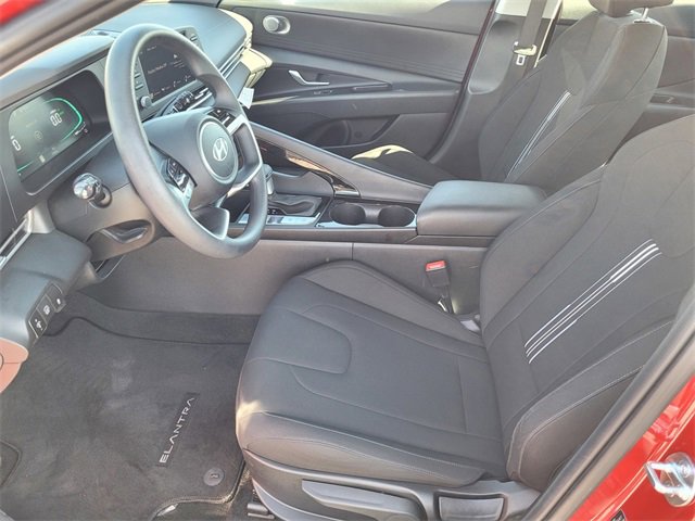 Used 2025 Hyundai Elantra Blue image 13