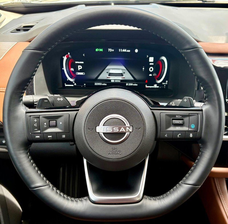 Used 2025 Nissan Pathfinder Platinum FWD image 22