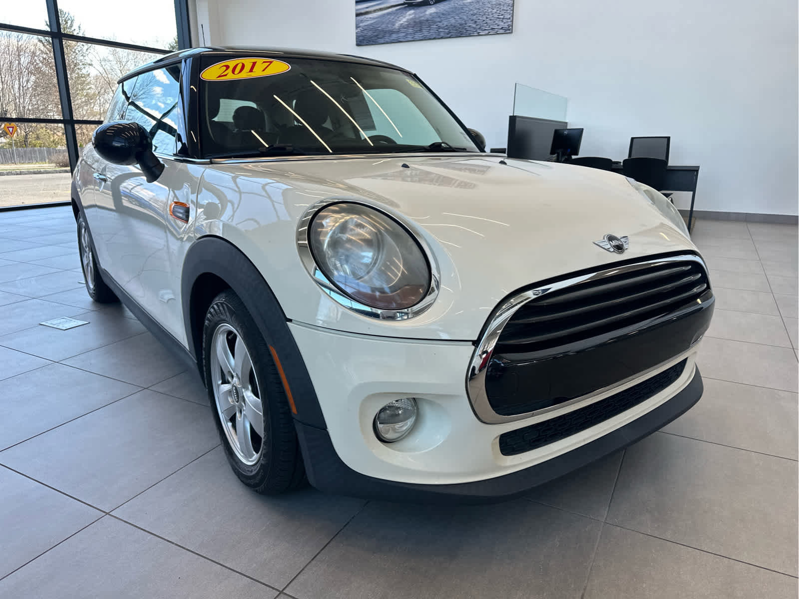 Used 2017 MINI Cooper 2-Door Hardtop image 4