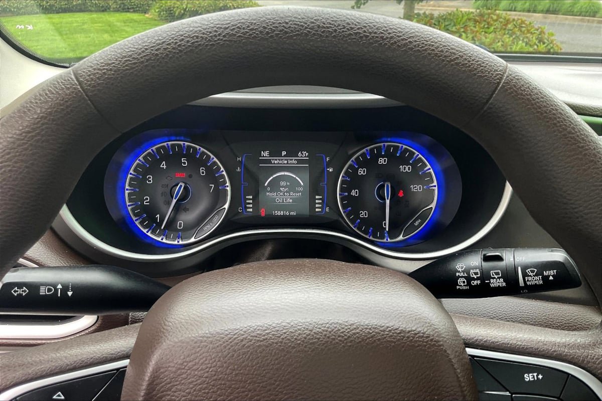Used 2019 Chrysler Pacifica L FWD image 13