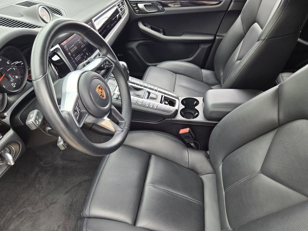 Used 2020 Porsche Macan Base image 16