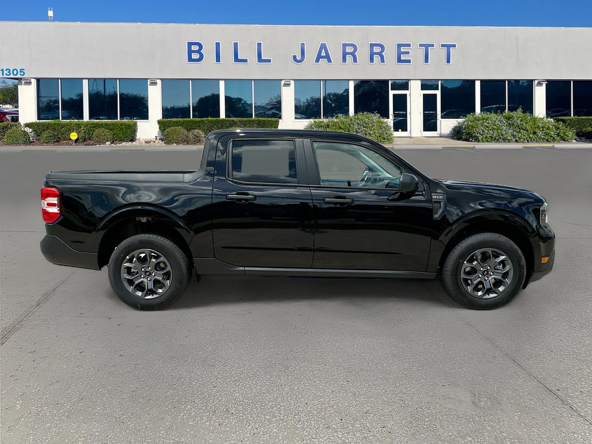 New 2026 Ford Maverick XLT FWD image 3
