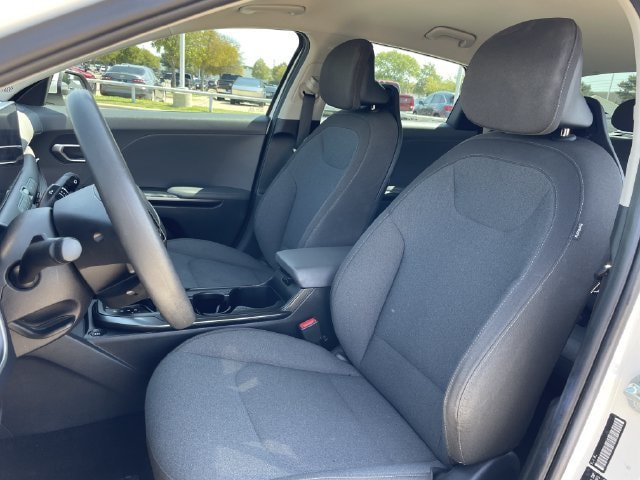Used 2025 Kia K4 FWD image 23