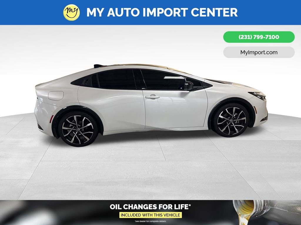 Used 2025 Toyota Prius XSE Premium w/ Limited Premium Package image 8