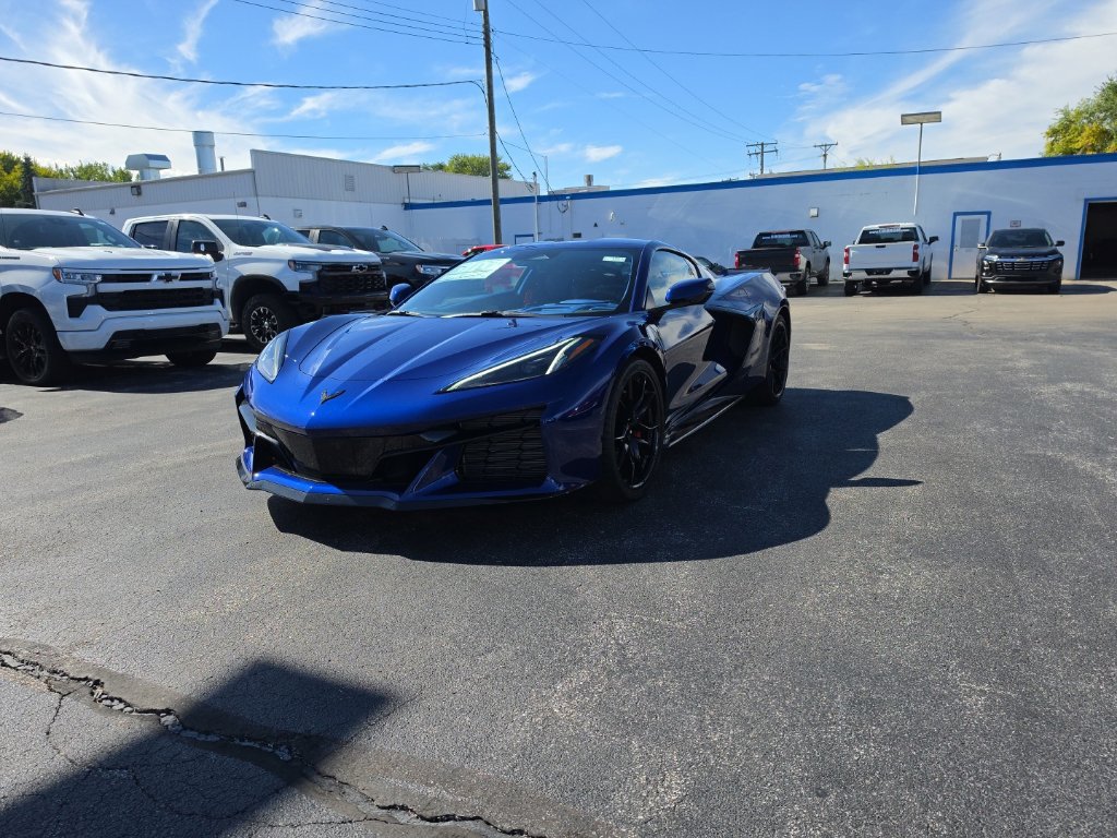 New 2027 Chevrolet Corvette Grand Sport w/ Z52 Sport Performance Package RWD image 3