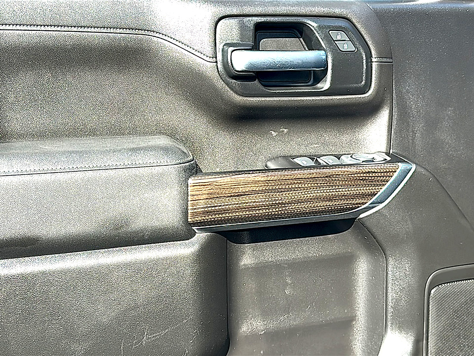 Used 2019 Chevrolet Silverado 1500 LT w/ Texas Edition RWD image 16