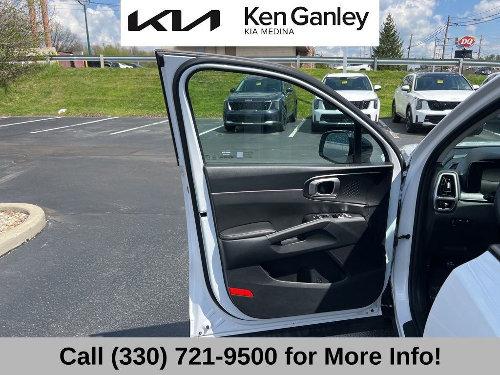 Certified 2023 Kia Sorento S w/ Panoramic Sunroof Package FWD image 26