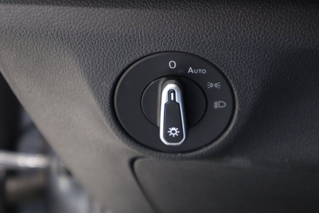 Used 2021 Volkswagen Jetta SE w/ SE Cold Weather Package image 26