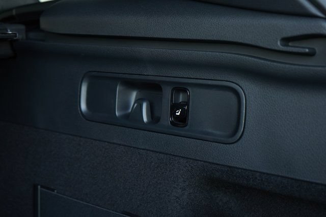 New 2026 Mercedes-Benz GLC 300 image 9