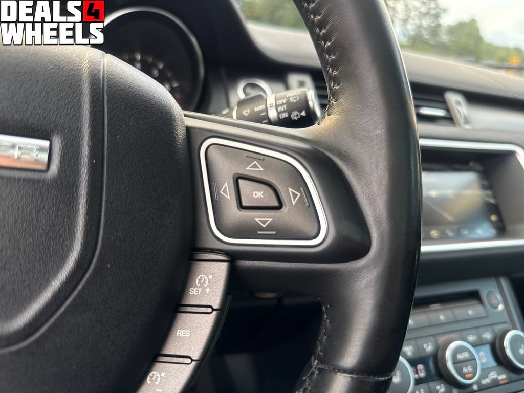 Used 2019 Land Rover Range Rover Evoque HSE AWD/4WD image 30
