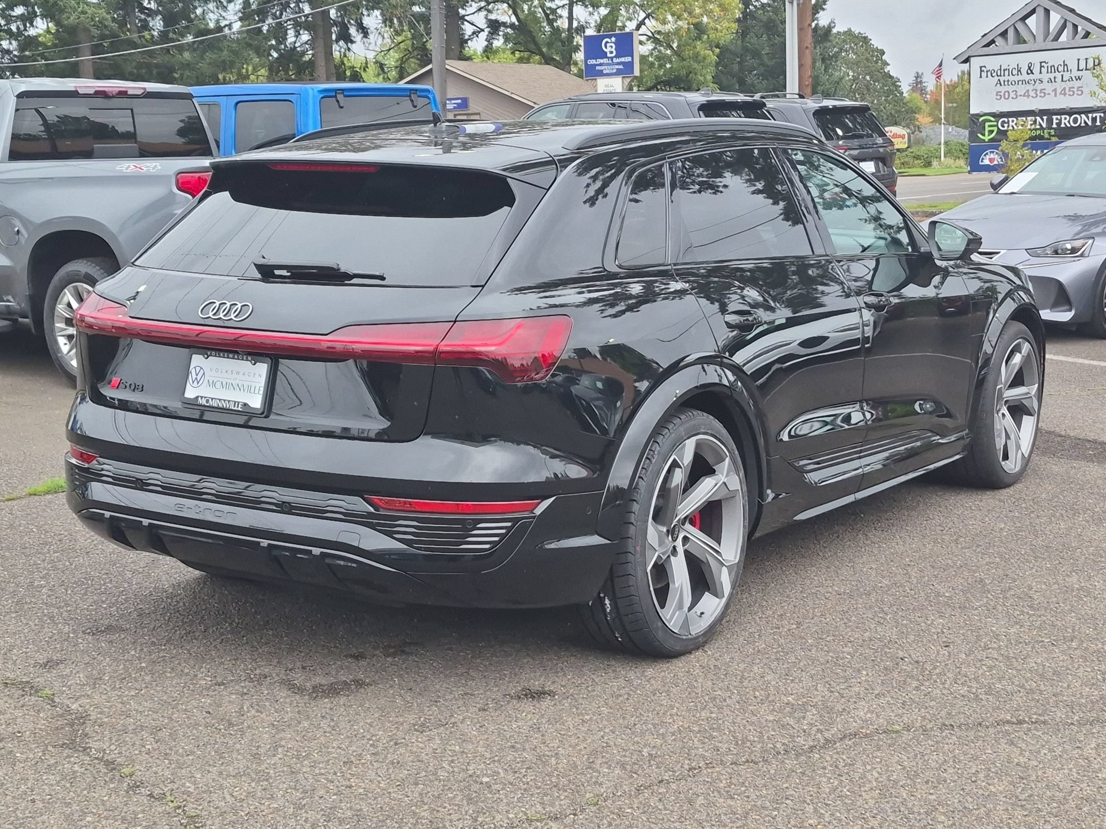 Used 2024 Audi Q8 e-tron Prestige w/ Prestige Package AWD/4WD image 5