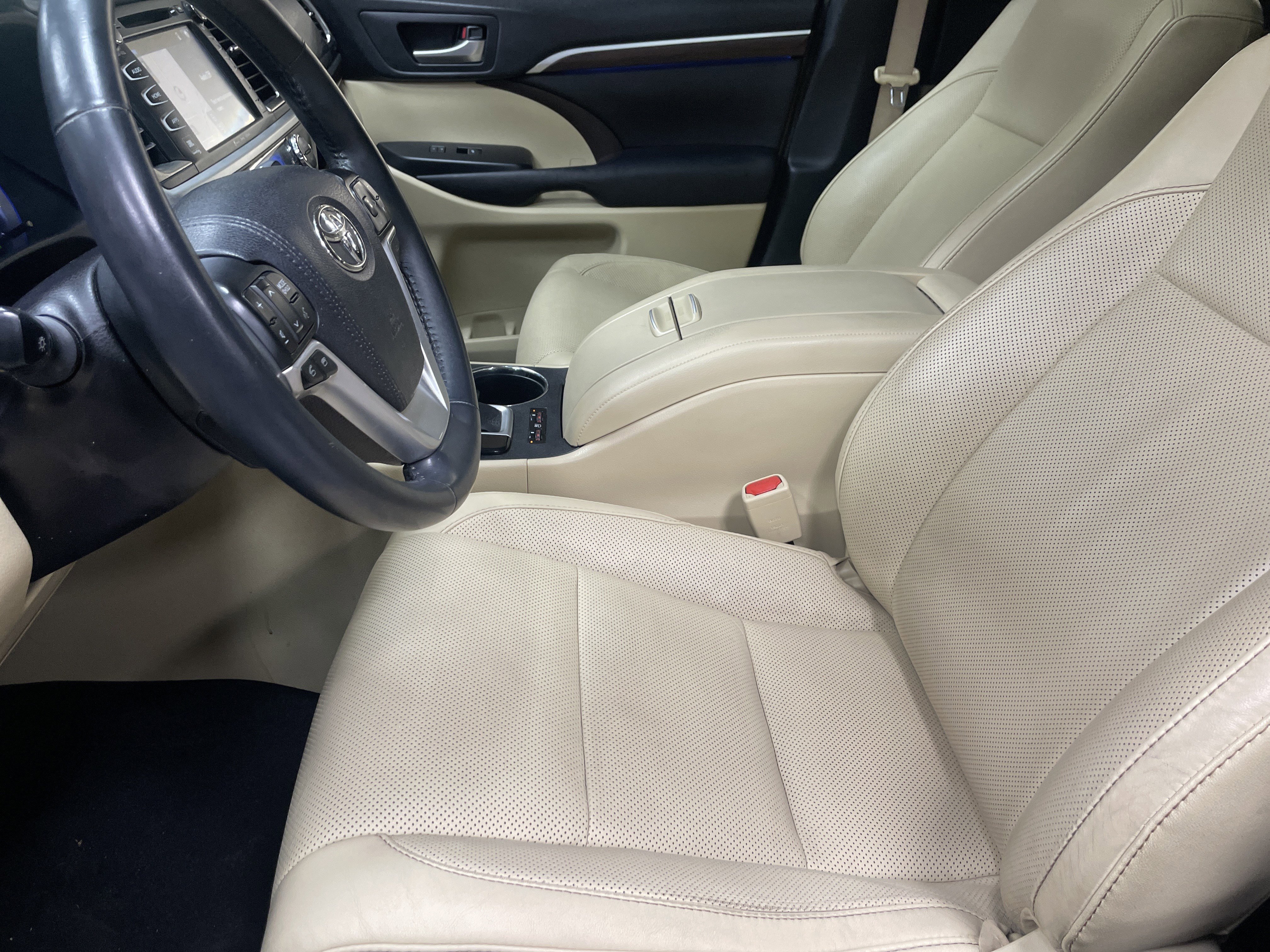 Used 2016 Toyota Highlander Limited image 15