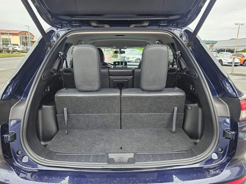 Used 2024 Mitsubishi Outlander SE image 11