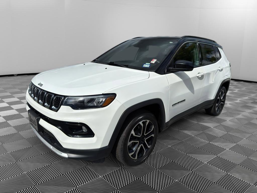 Used 2023 Jeep Compass Limited image 3