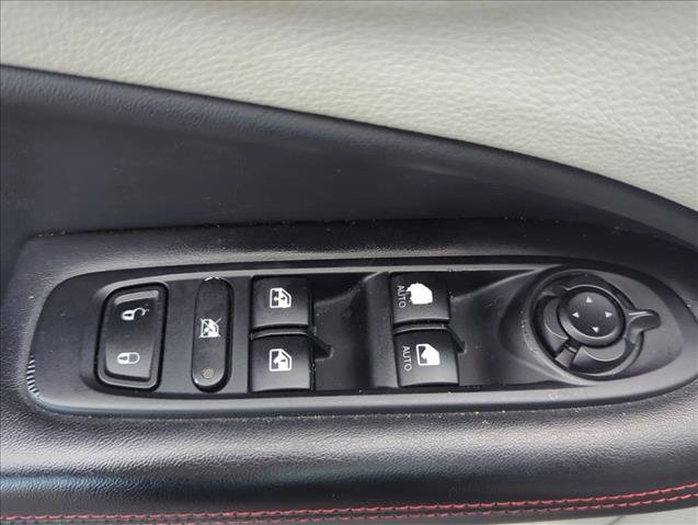 Used 2021 Jeep Compass Limited w/ Elite Exterior Group FWD image 10