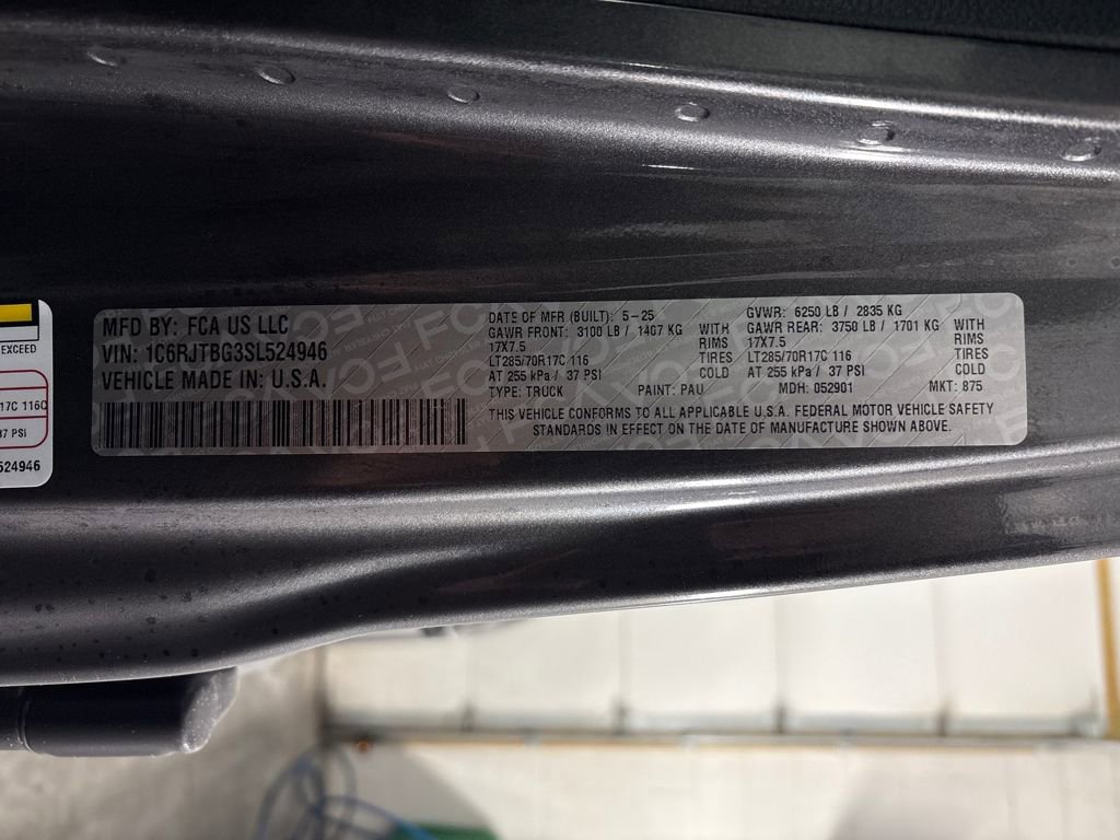 Used 2025 Jeep Gladiator Rubicon w/ Convenience Group image 32