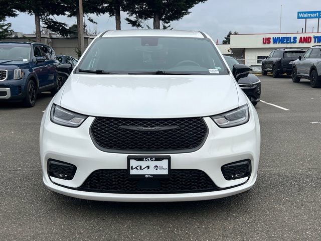 Used 2024 Chrysler Pacifica Select image 6