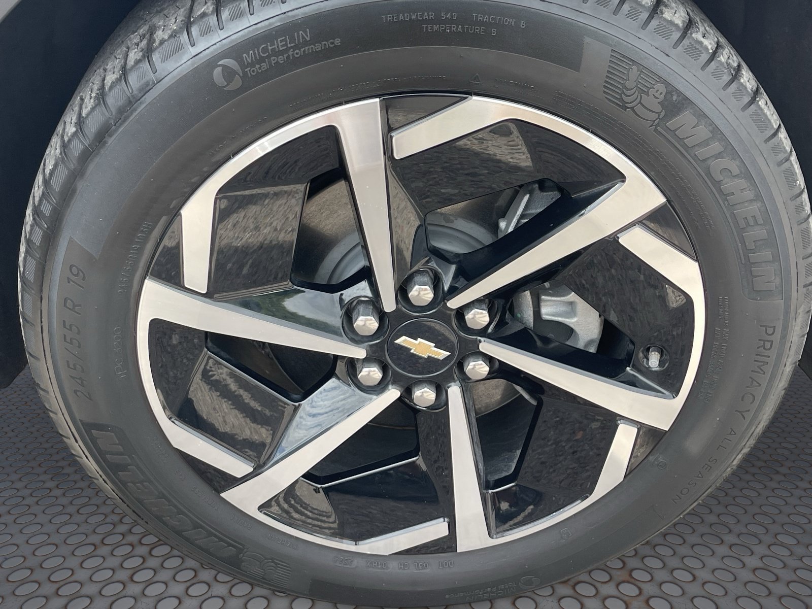 Used 2025 Chevrolet Equinox EV LT FWD image 10