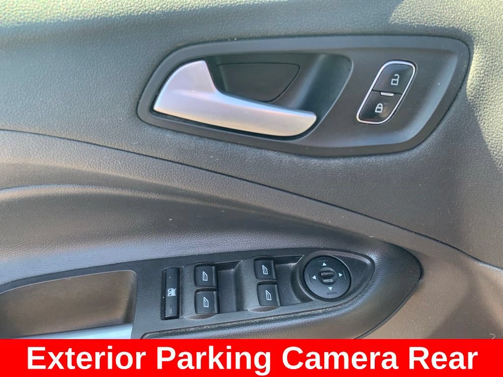 Used 2017 Ford Escape SE w/ SE Cold Weather Package AWD/4WD image 10