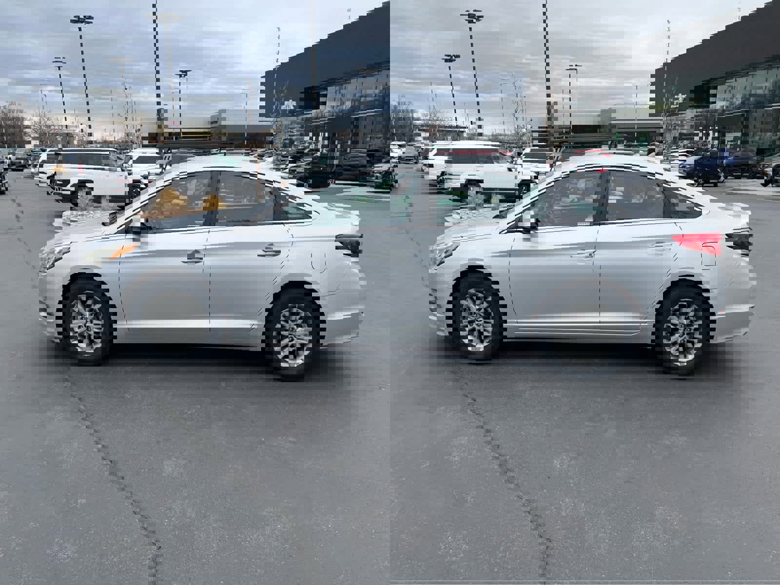 Used 2015 Hyundai Sonata SE w/ Option Group 09 image 12