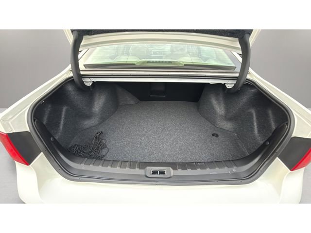 Used 2011 Buick Lucerne CXL FWD image 30