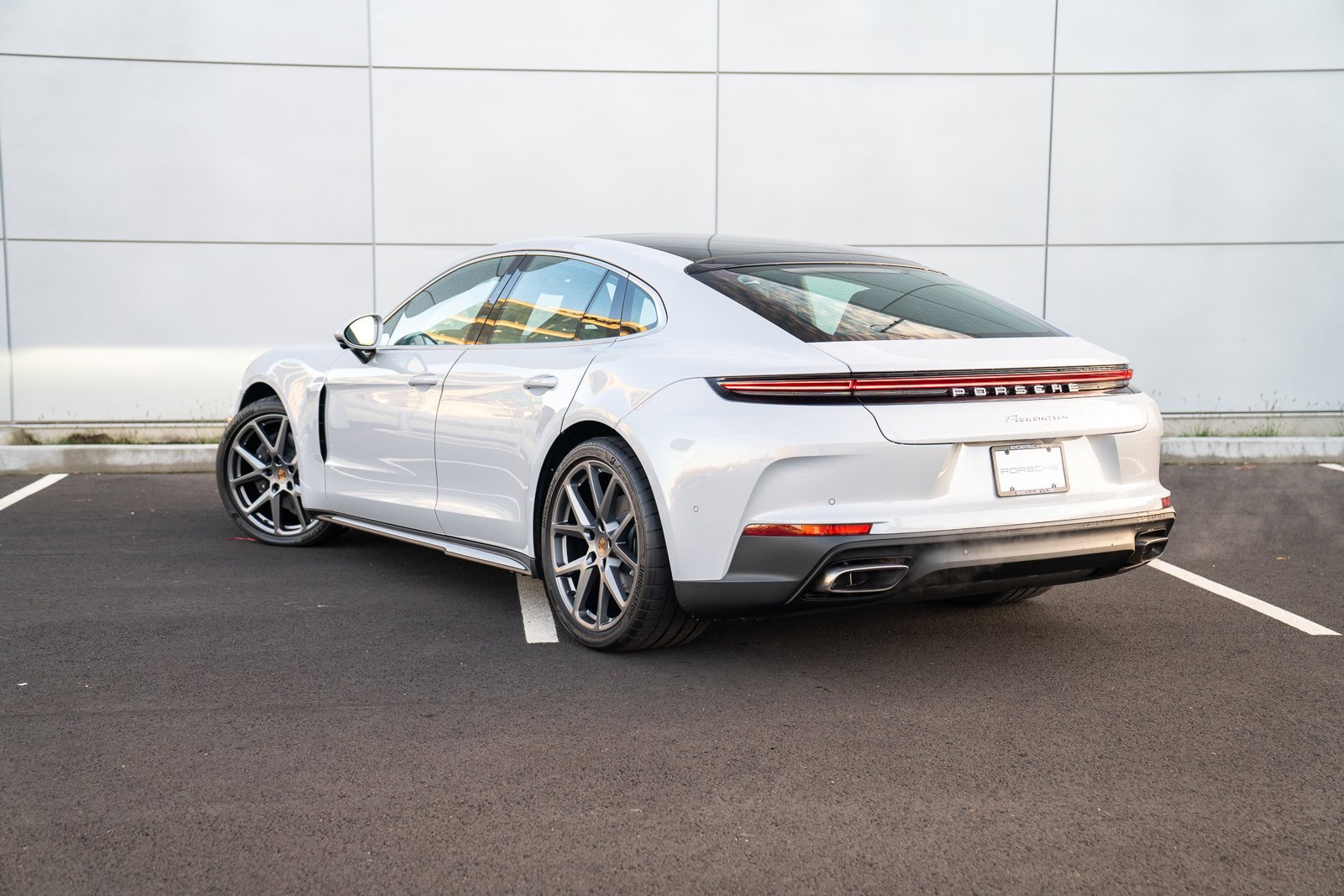 New 2026 Porsche Panamera image 3