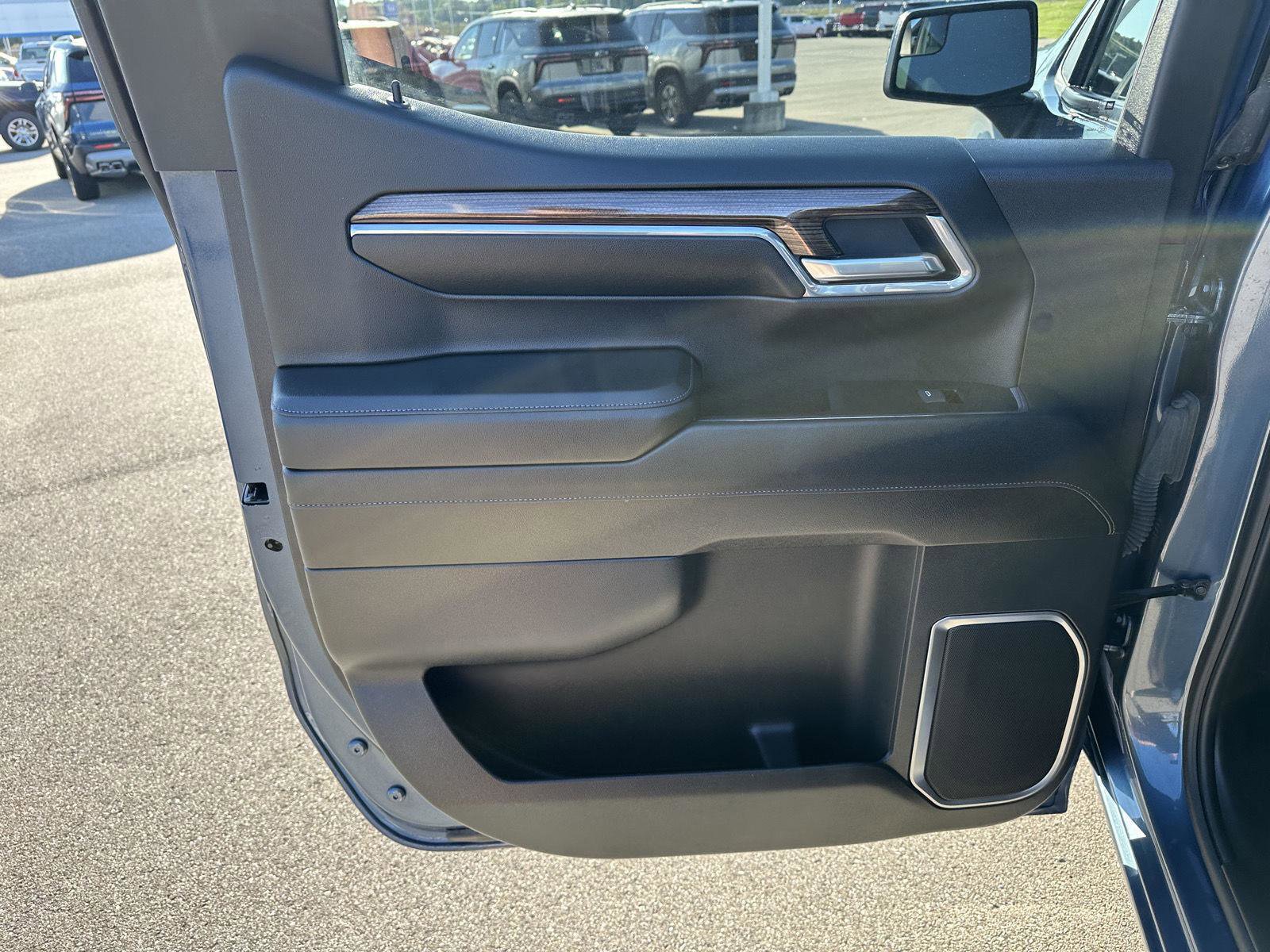 Used 2024 Chevrolet Silverado 1500 LT image 14