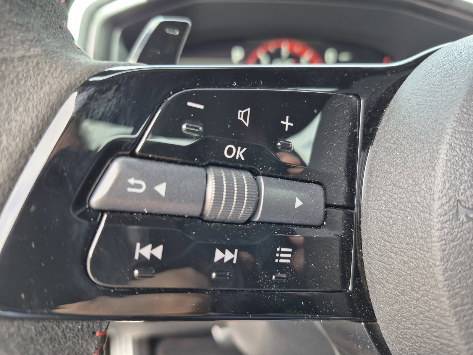 Used 2024 Nissan Z NISMO w/ Floor Mat Package image 25