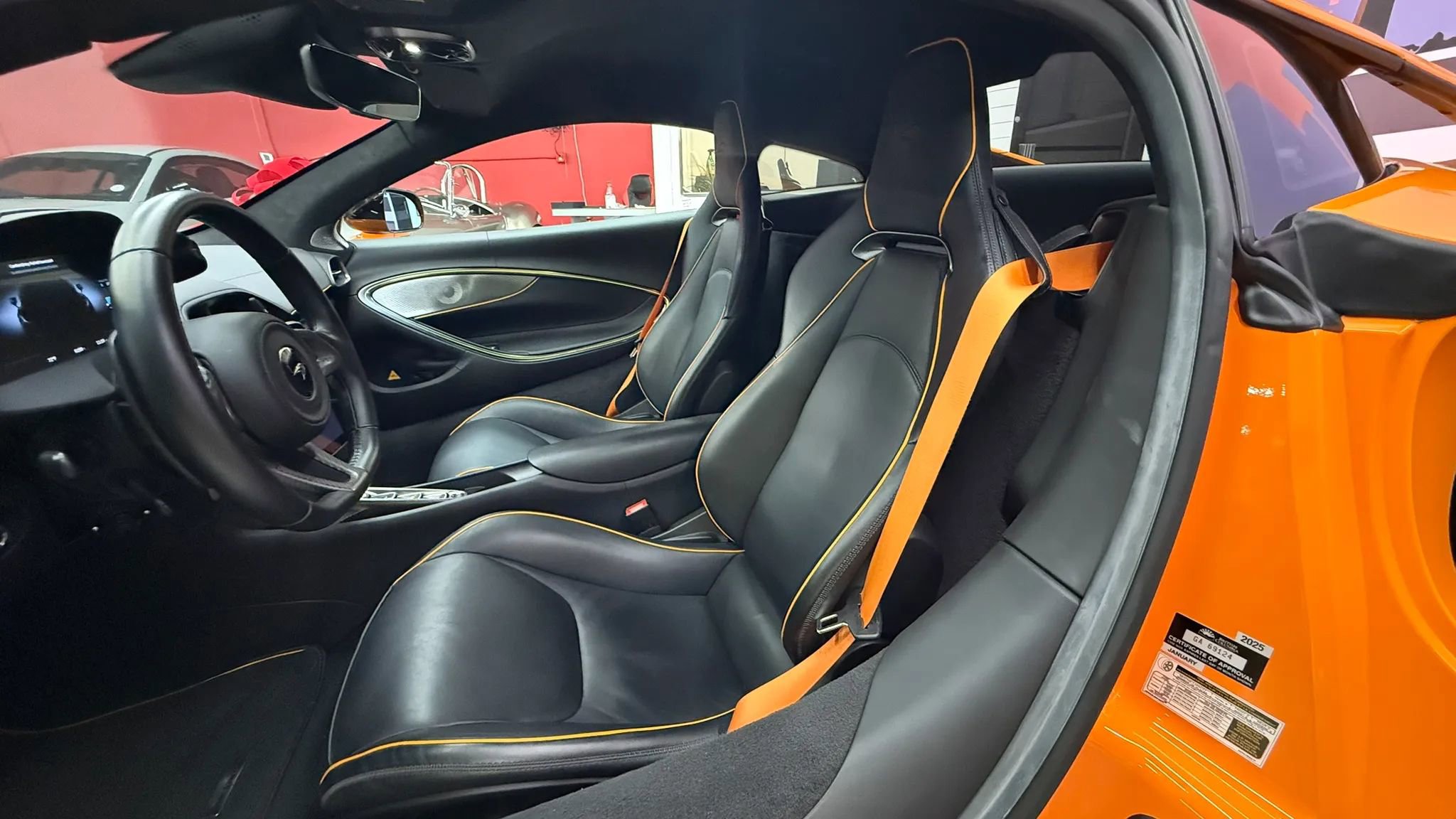 Used 2023 McLaren Artura RWD image 10
