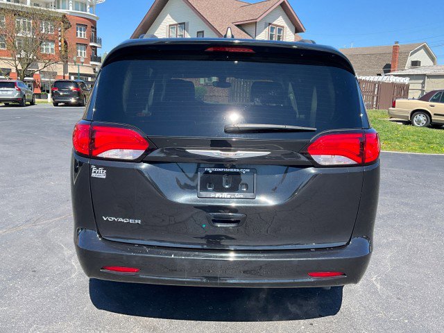 Used 2021 Chrysler Voyager Lxi FWD image 6