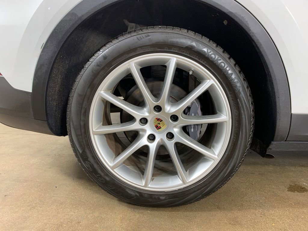 Used 2022 Porsche Cayenne AWD/4WD image 42