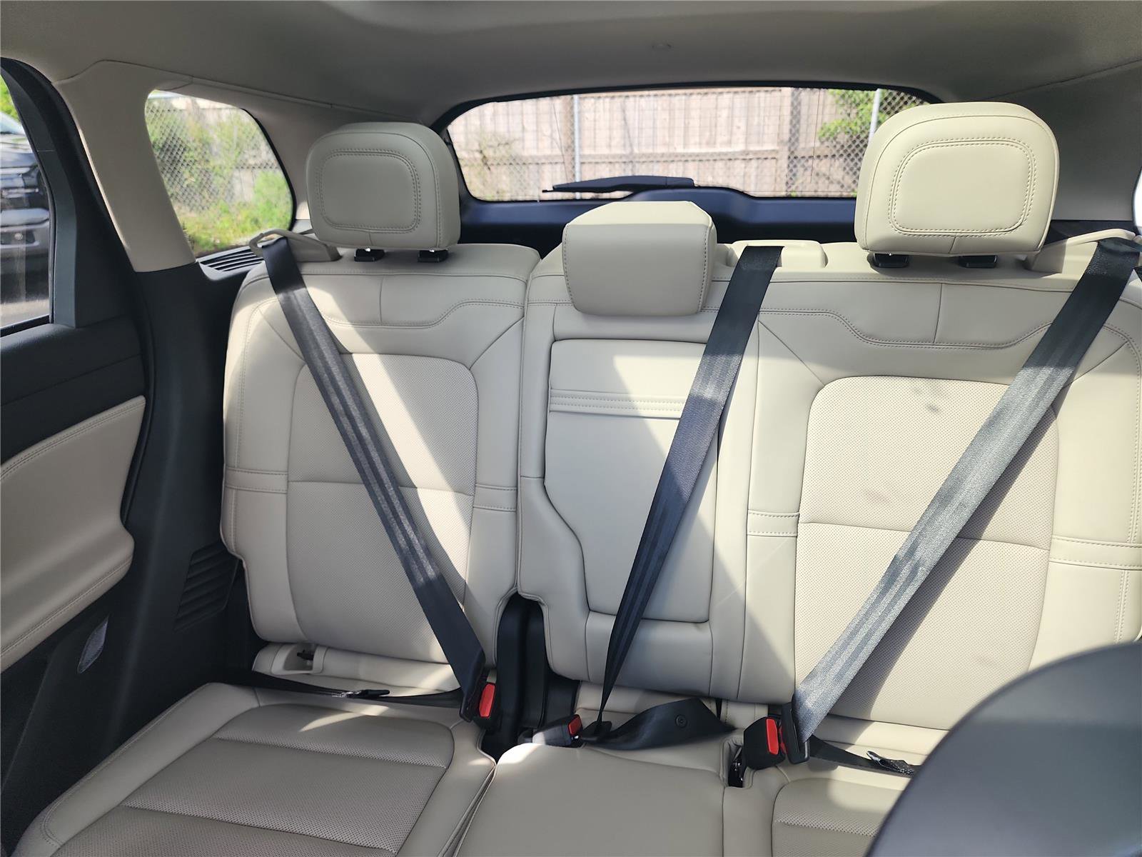 New 2026 Lincoln Corsair Premiere image 14