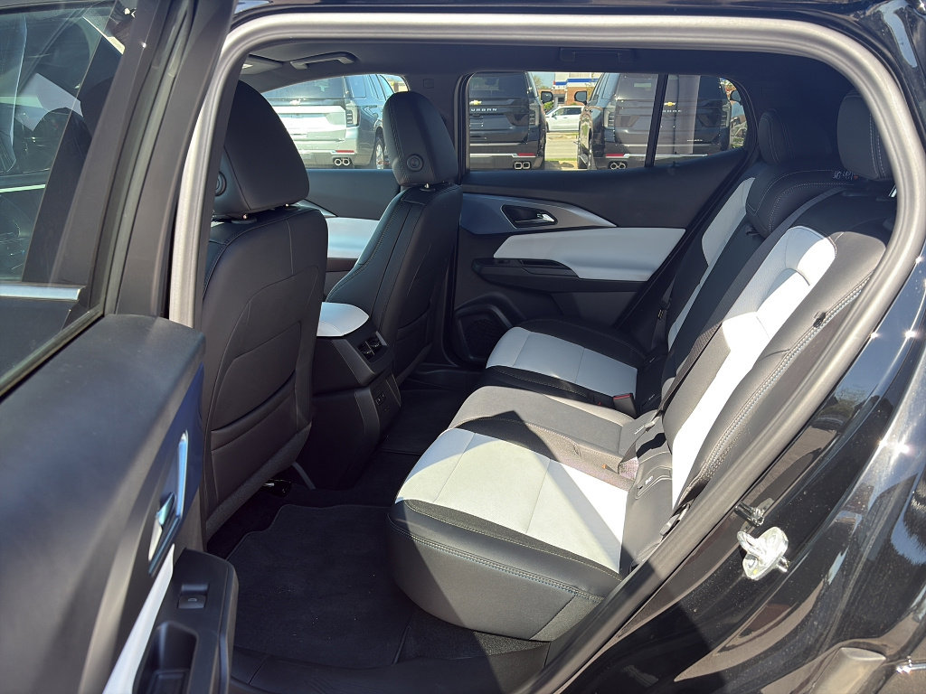 New 2025 Chevrolet Equinox EV LT w/ Convenience Package II AWD/4WD image 4