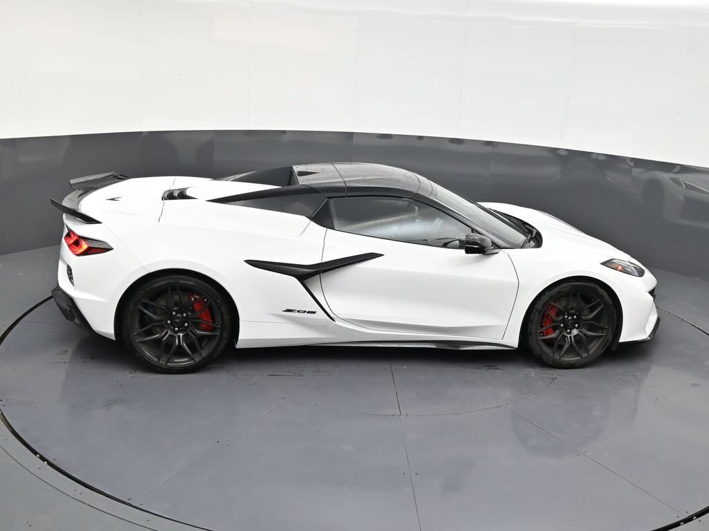 Used 2026 Chevrolet Corvette Z06 RWD image 17