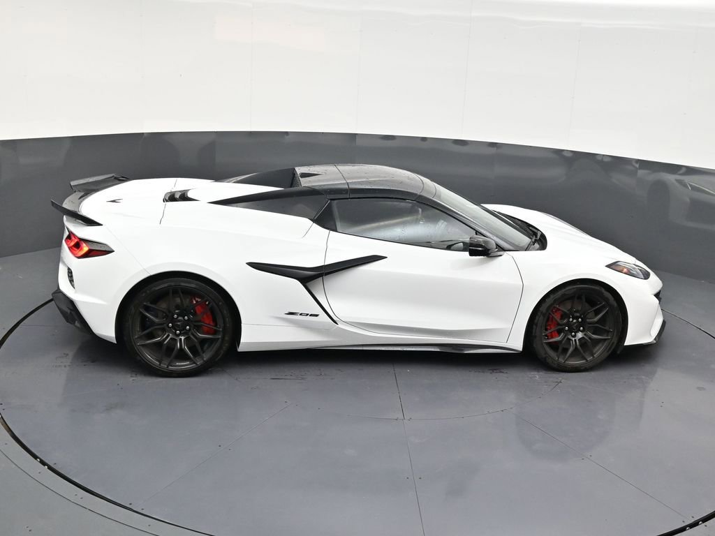 Used 2026 Chevrolet Corvette Z06 RWD image 17