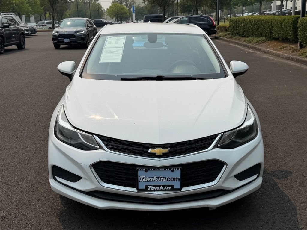 Used 2017 Chevrolet Cruze LT w/ Convenience Package FWD image 3