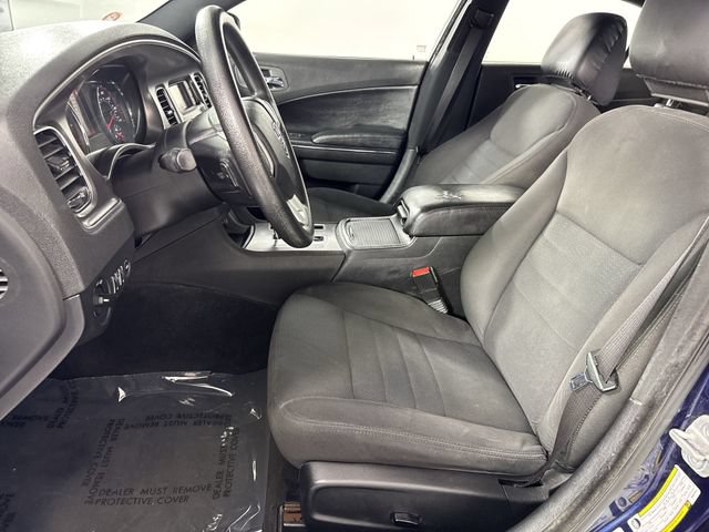 Used 2013 Dodge Charger SE RWD image 4